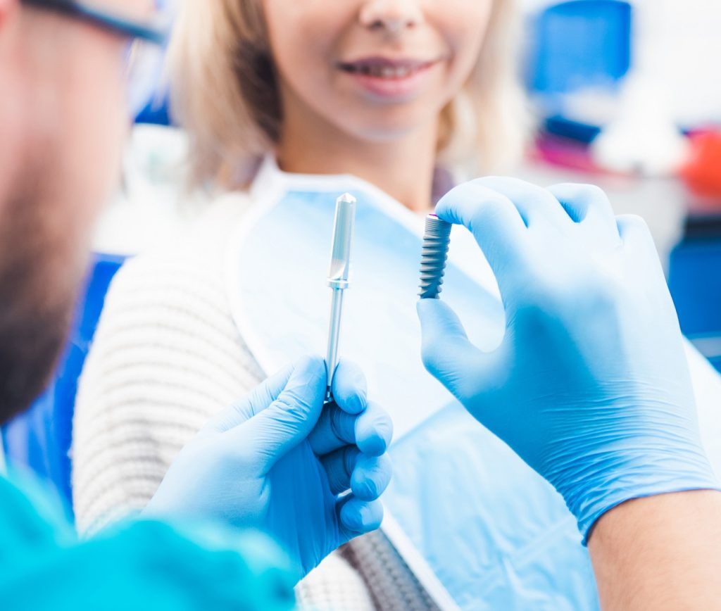 Cirugía Dental e Implantes - BF Estética Dental